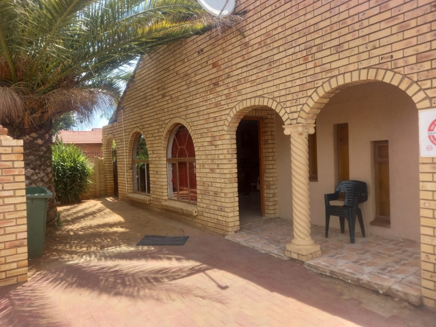 5 Bedroom Property for Sale in Rykmanshoogte Free State